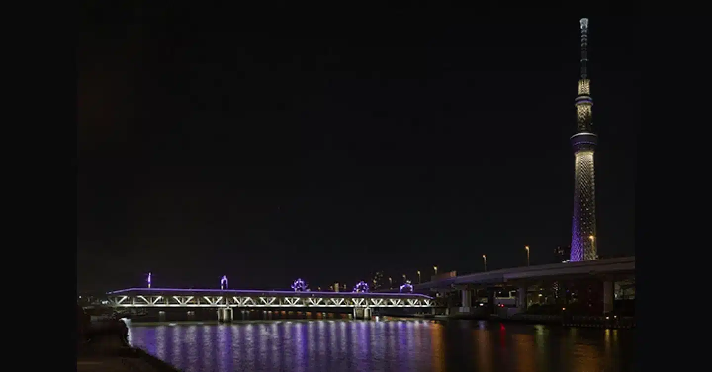東武鐵道：晴空塔與淺草的橋樑