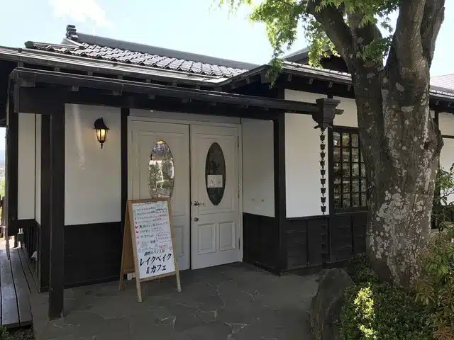 富士山景觀咖啡：湖畔麵包店