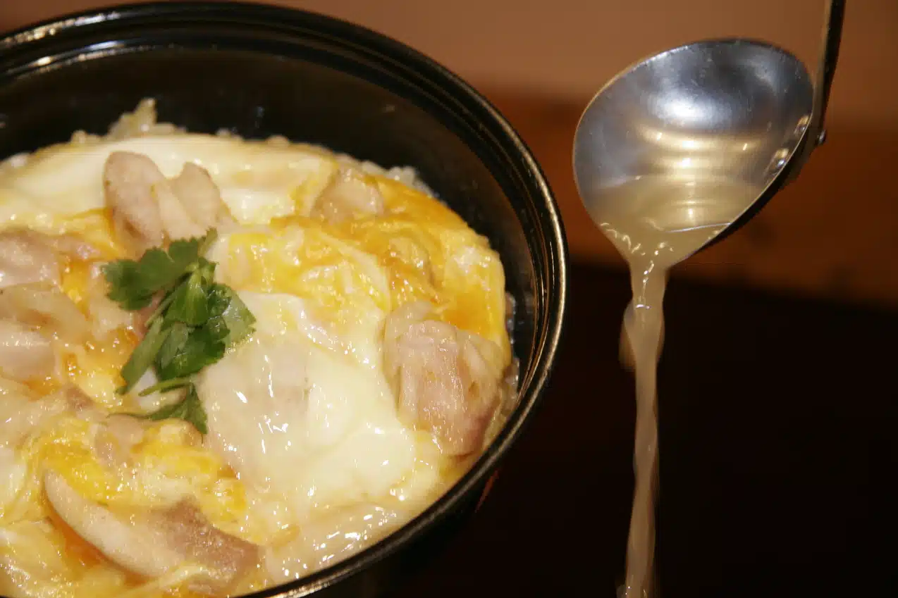 鳥藤 親子丼 (鳥藤分店) 料理