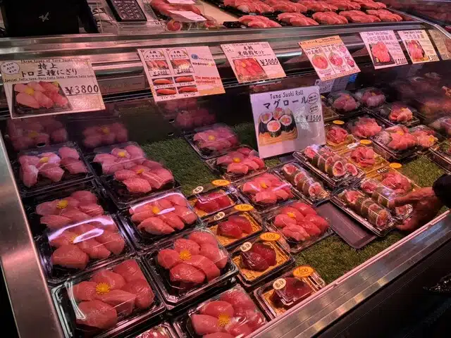 黑銀金槍魚店築地本店 (まぐろや黒銀築地本店)