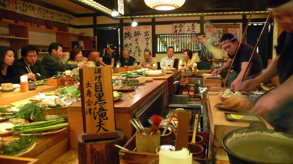 注意用餐禮儀:不共食、不佔位