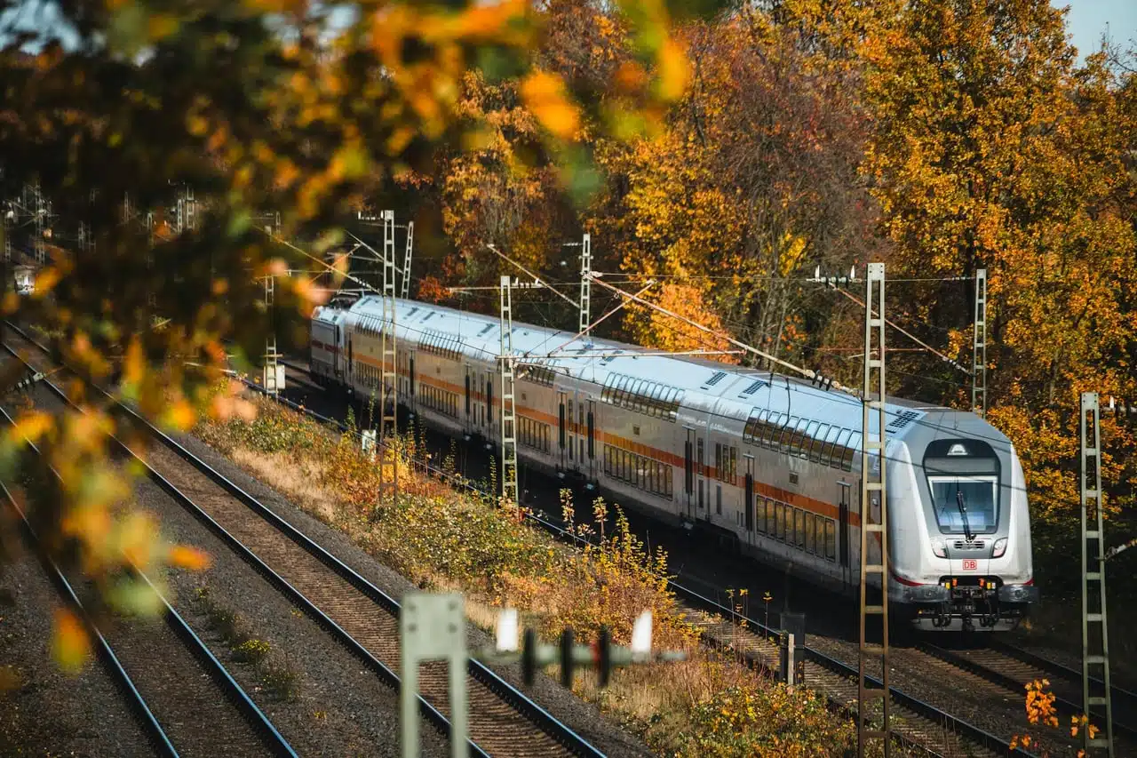 箱根登山電車：穿梭山林間的體驗