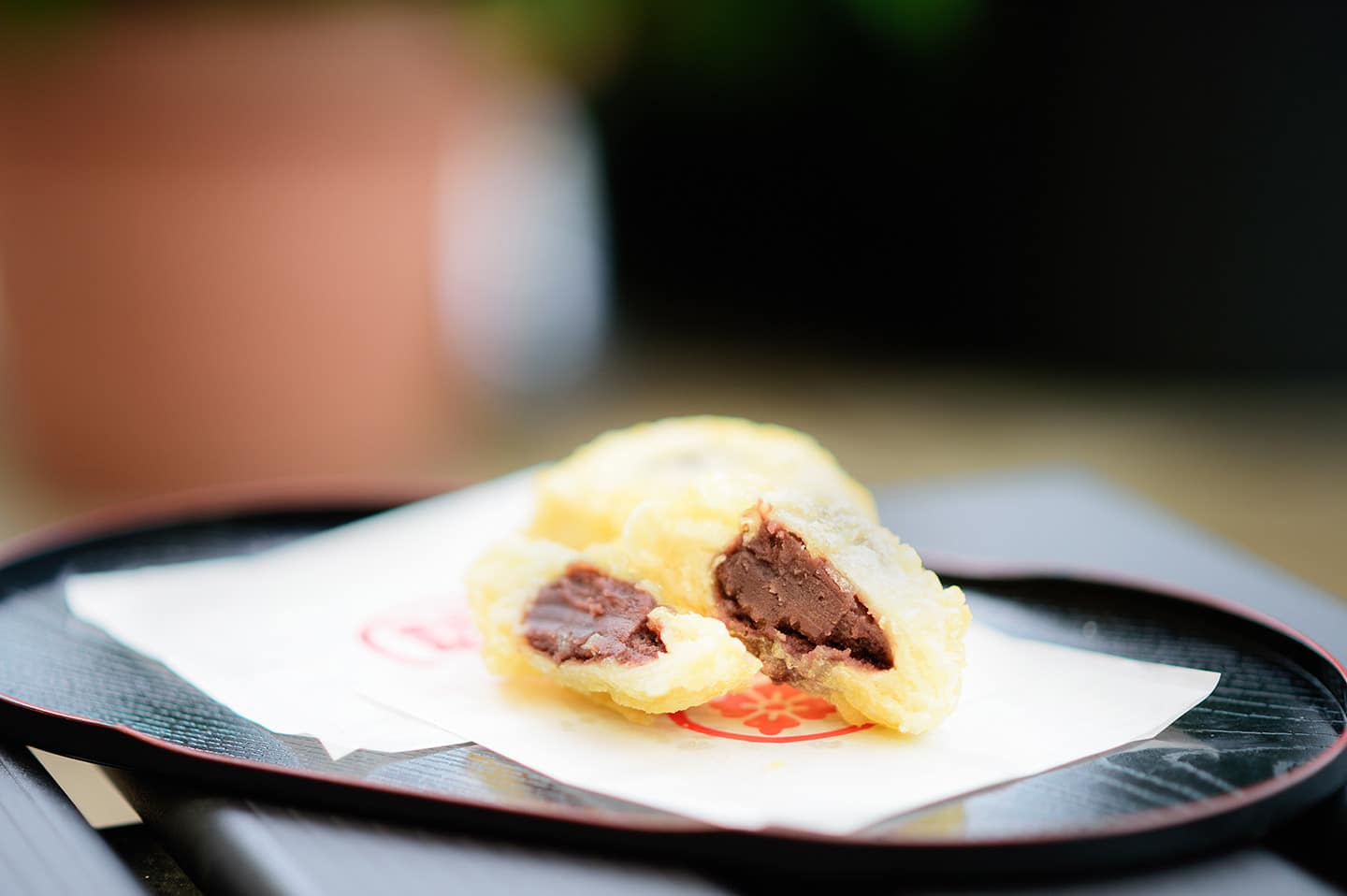 當地特色點心：坂屋炸湯波饅頭