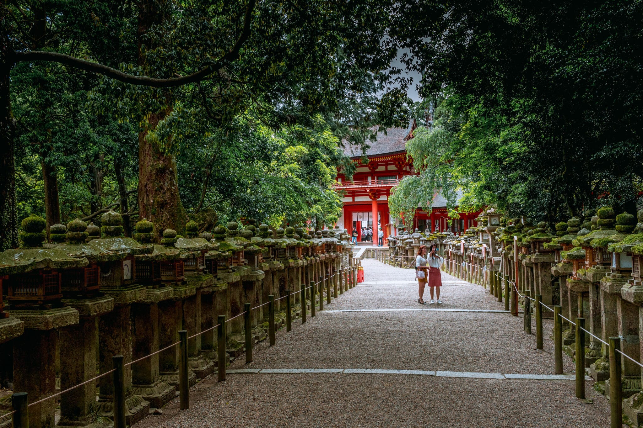 三千石燈籠參道