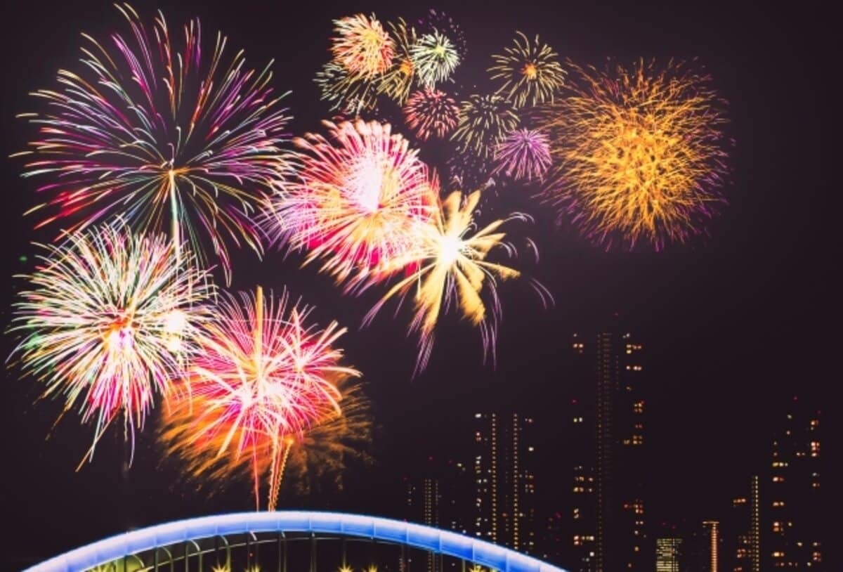 Sumida River Fireworks Festival 2026: A Complete Guide for International  Visitors | Japan Food Guide – Discover and Reserve Japan's Finest Omakase,  Wagyu, and Yakitori Culinary Journeys