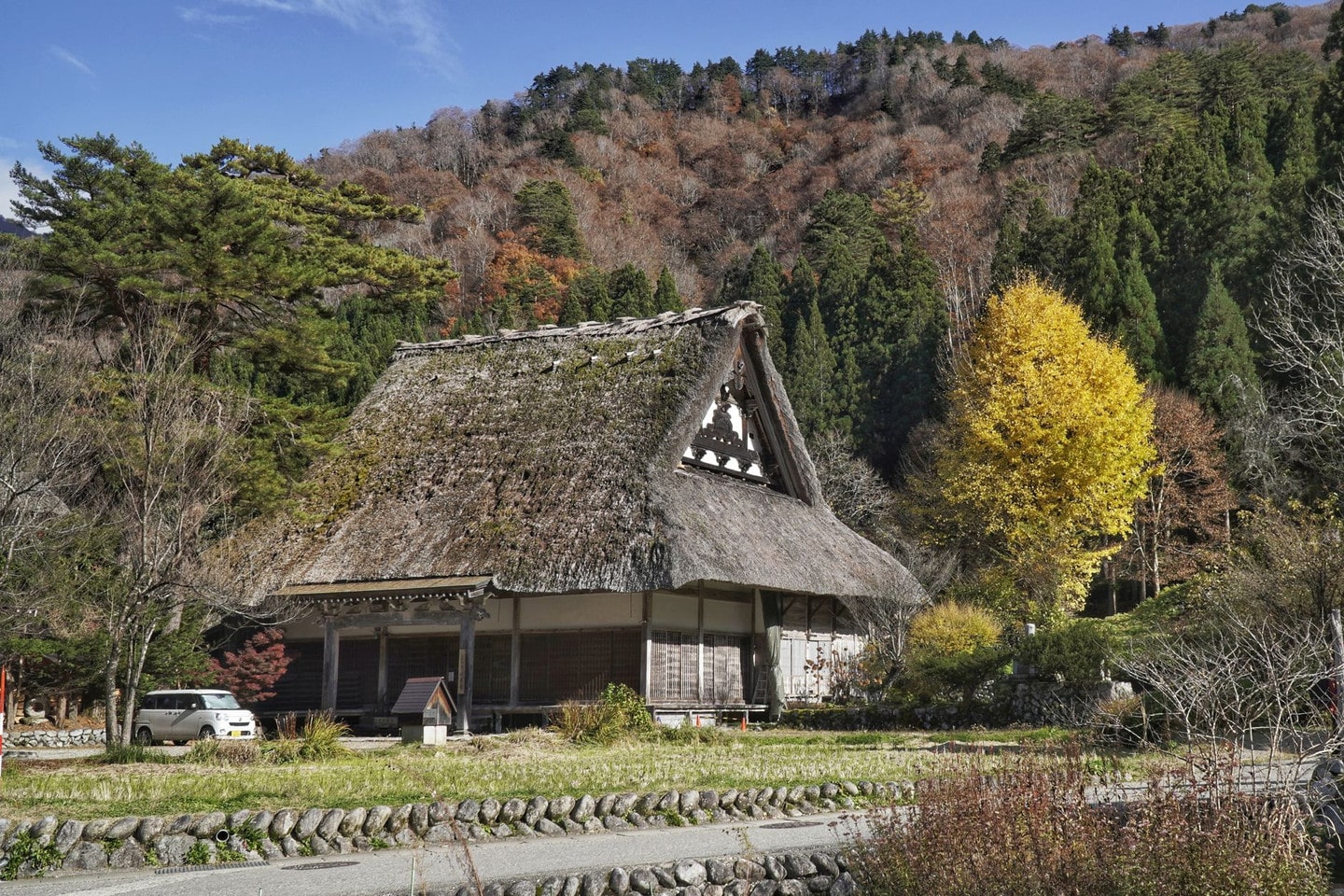 三小屋（喫茶落人＆忠兵衛）