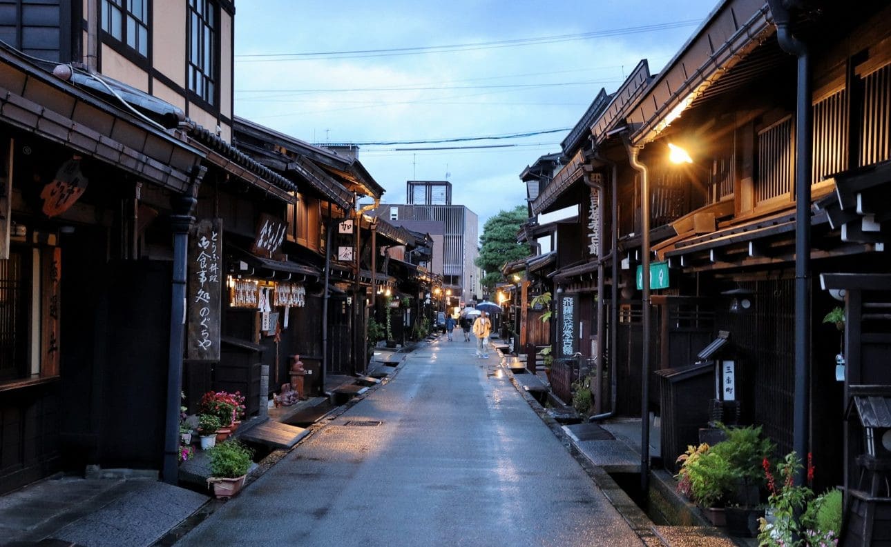 Stroll Through Sanmachi Suji in Takayama Old Town
