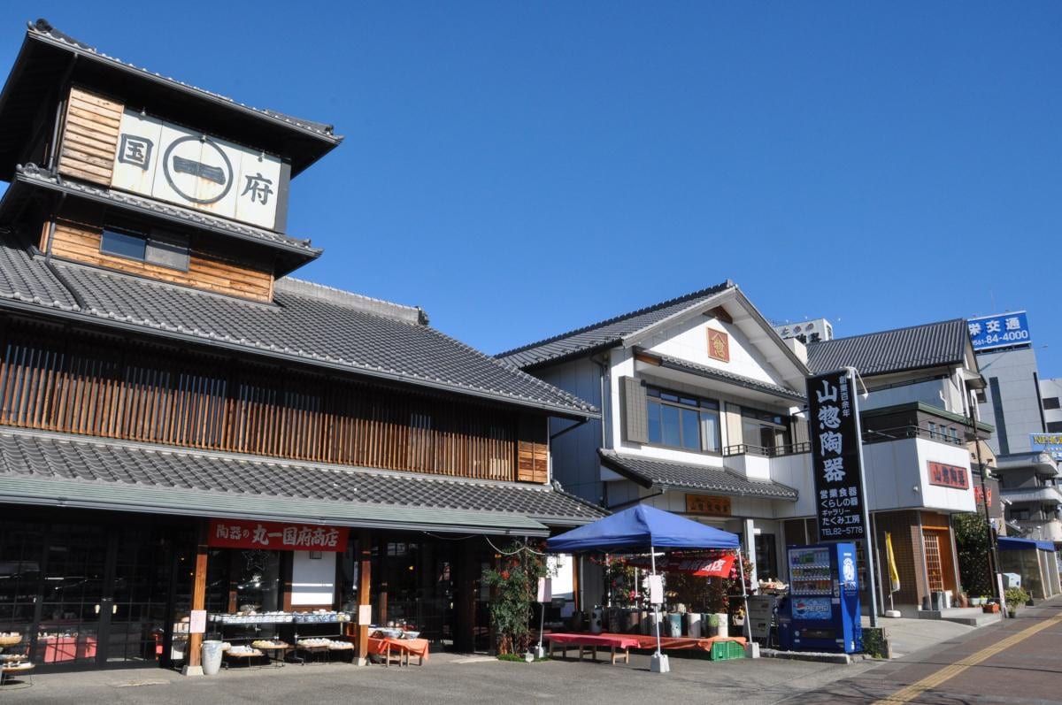 Pottery Shops Along the Seto River (Chuo-dori Shopping District) | Seto City  | Aichi Prefecture | Official Site | Sightseeing Information | Directions |  Parking | Details | Spot Search | Aichi Now: Official Travel Guide of Aichi,  Japan