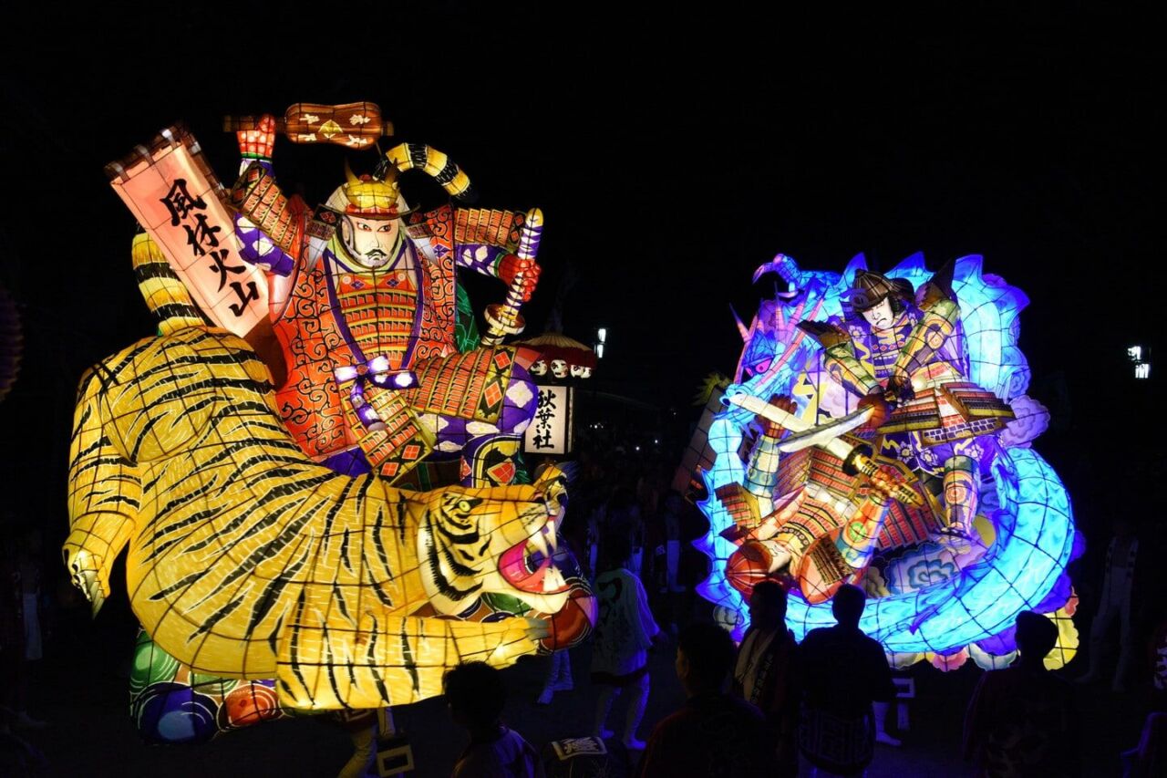 刈谷萬燈祭的巨型武士人偶提燈