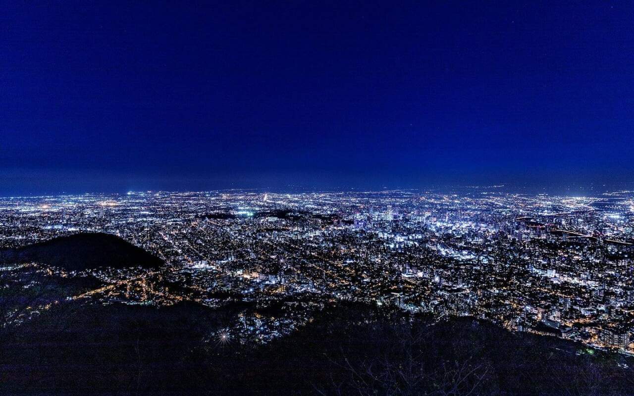 2026藻岩山夜景纜車攻略：日本新三大夜景交通、票價與山頂亮點全解析