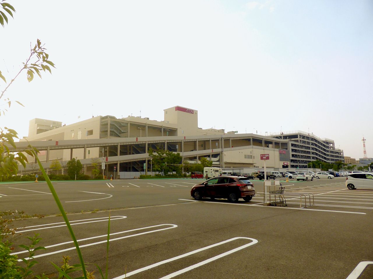 AEON MALL熱田會員優惠與外國旅客歡迎卡：入館先領一張折扣券