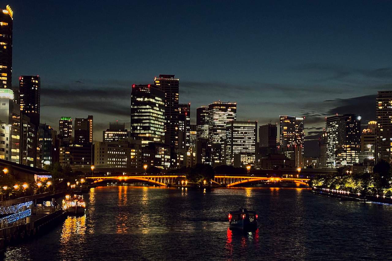 中之島夜景攝影導覽行程：專業攝影師帶路的河岸取景之旅