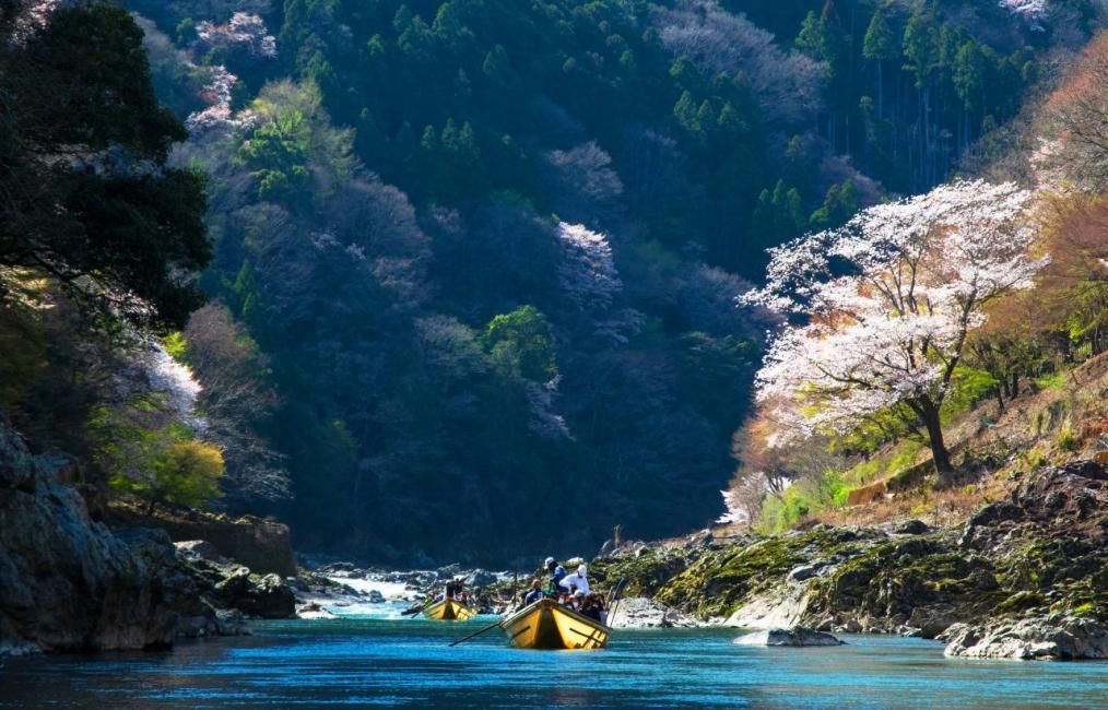 Kyoto Arashiyama Hozu River Boat & Sagano Romantic Train One-Day Tour | Tenryu-ji and Free Time in Arashiyama | From Osaka, KKday Exclusive Gift