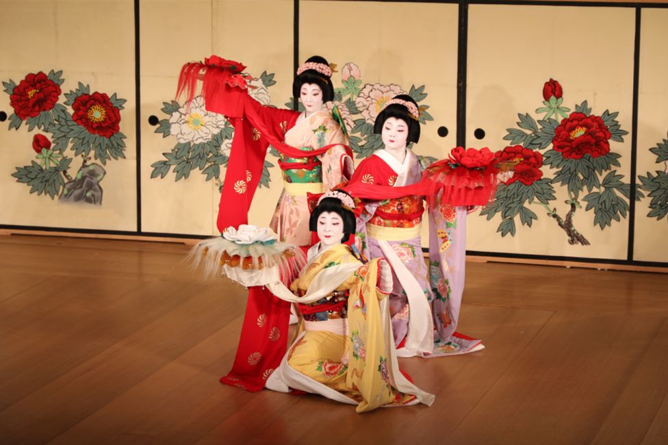 Japan | Atami Day Trip | Geisha Performance, Atami Sun Beach, Kiunkaku | Departing from Tokyo Station