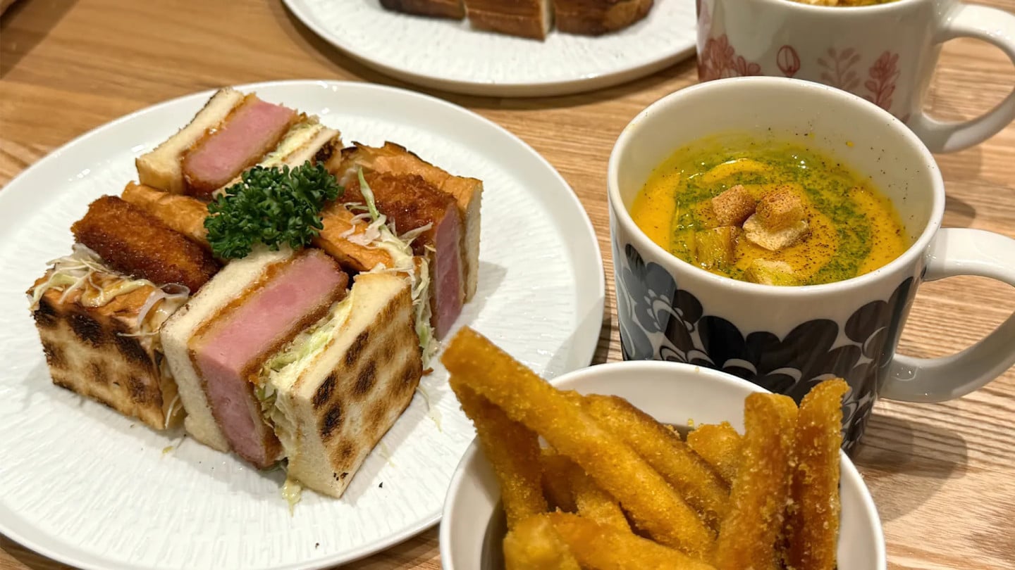 Pelican Cafe