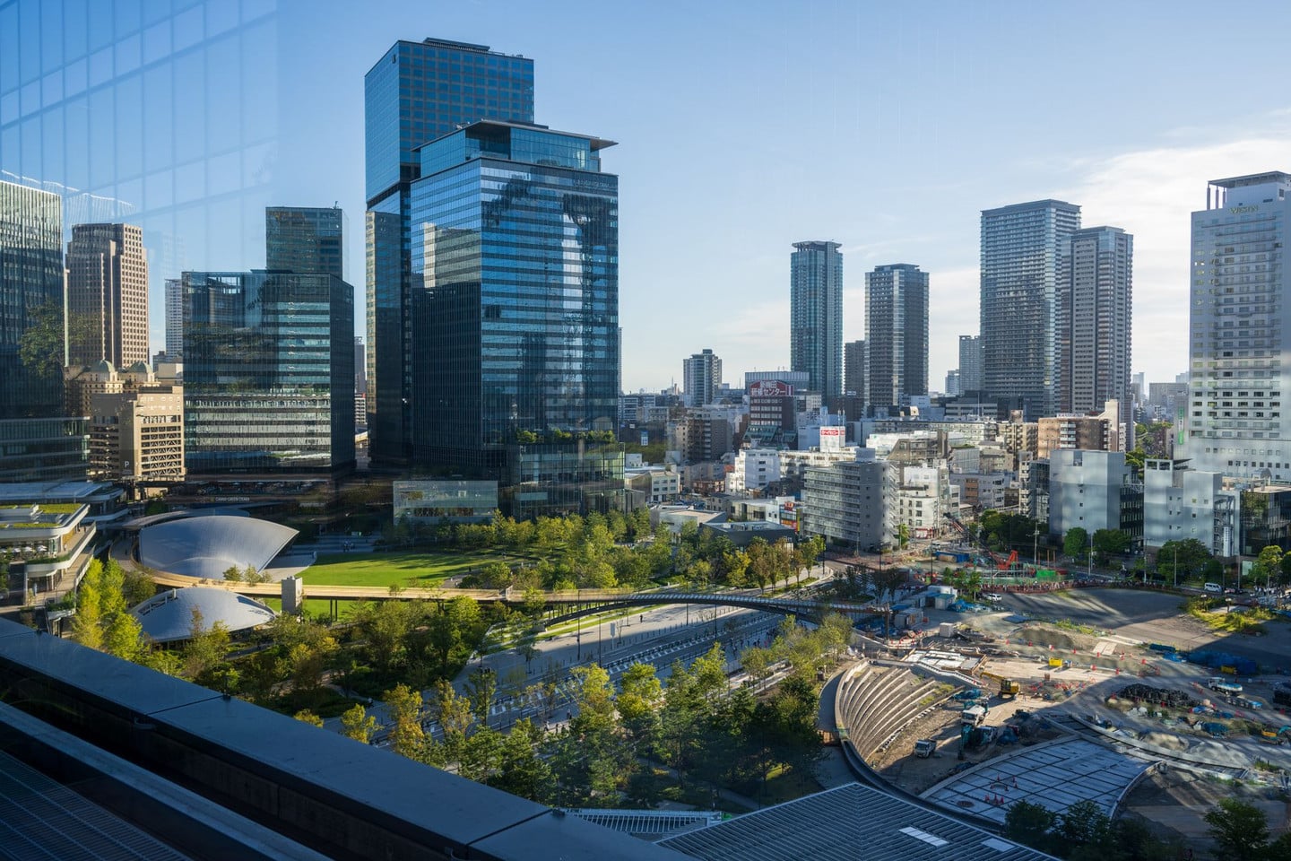 東京中城:綠意公園與設計美學交織的複合園區