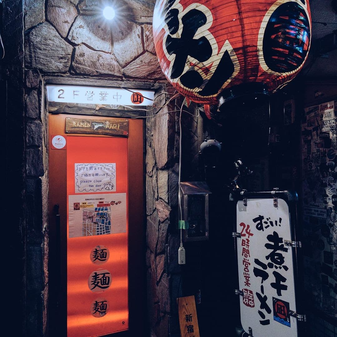歌舞伎町:不夜城的深夜食堂與宵夜聖地