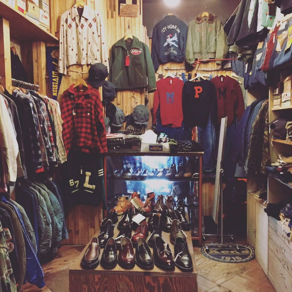 美國村潮流服飾店群
