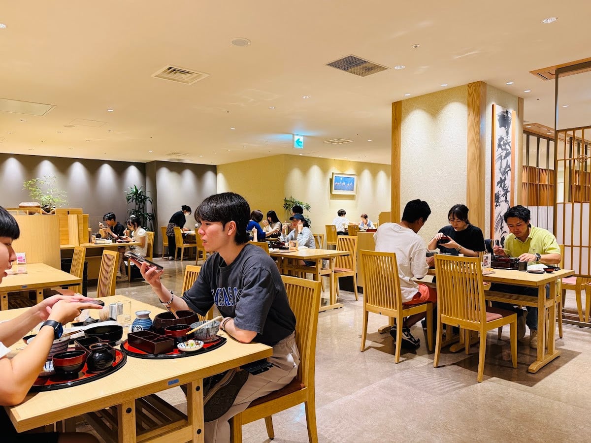 熱田蓬萊軒 松坂屋店