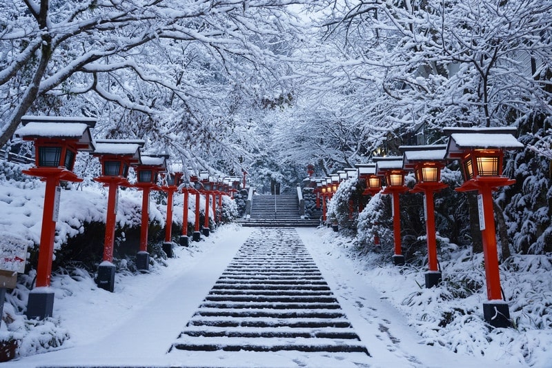 鞍馬山|京都北部天狗傳說聖地:鞍馬寺、木之根道與健行| JeePe - 日本旅遊指南