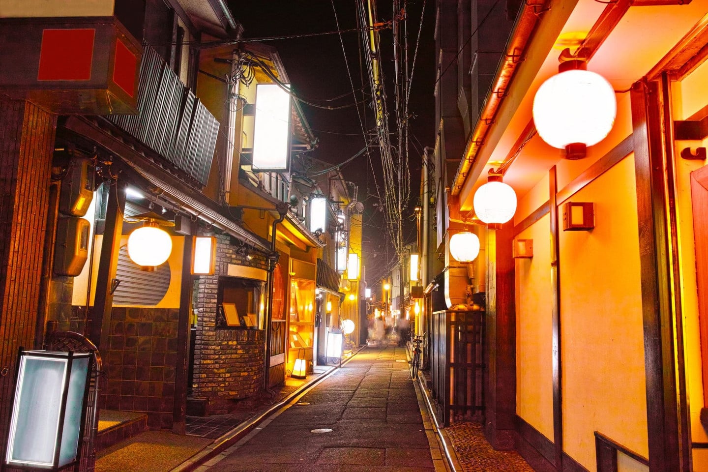Pontocho Alley in Kyoto: See Japan's Geisha, Lanterns & Hidden Nightlife  Gems - HYPER JAPAN