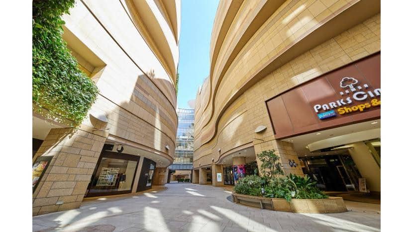 難波公園（Namba Parks）