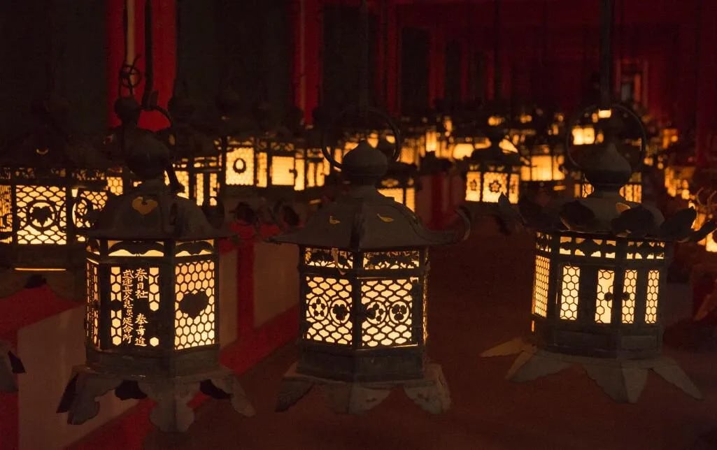 萬燈籠(中元万灯籠・節分万灯籠)點燈參拜:一年僅兩次的夢幻夜間祭典