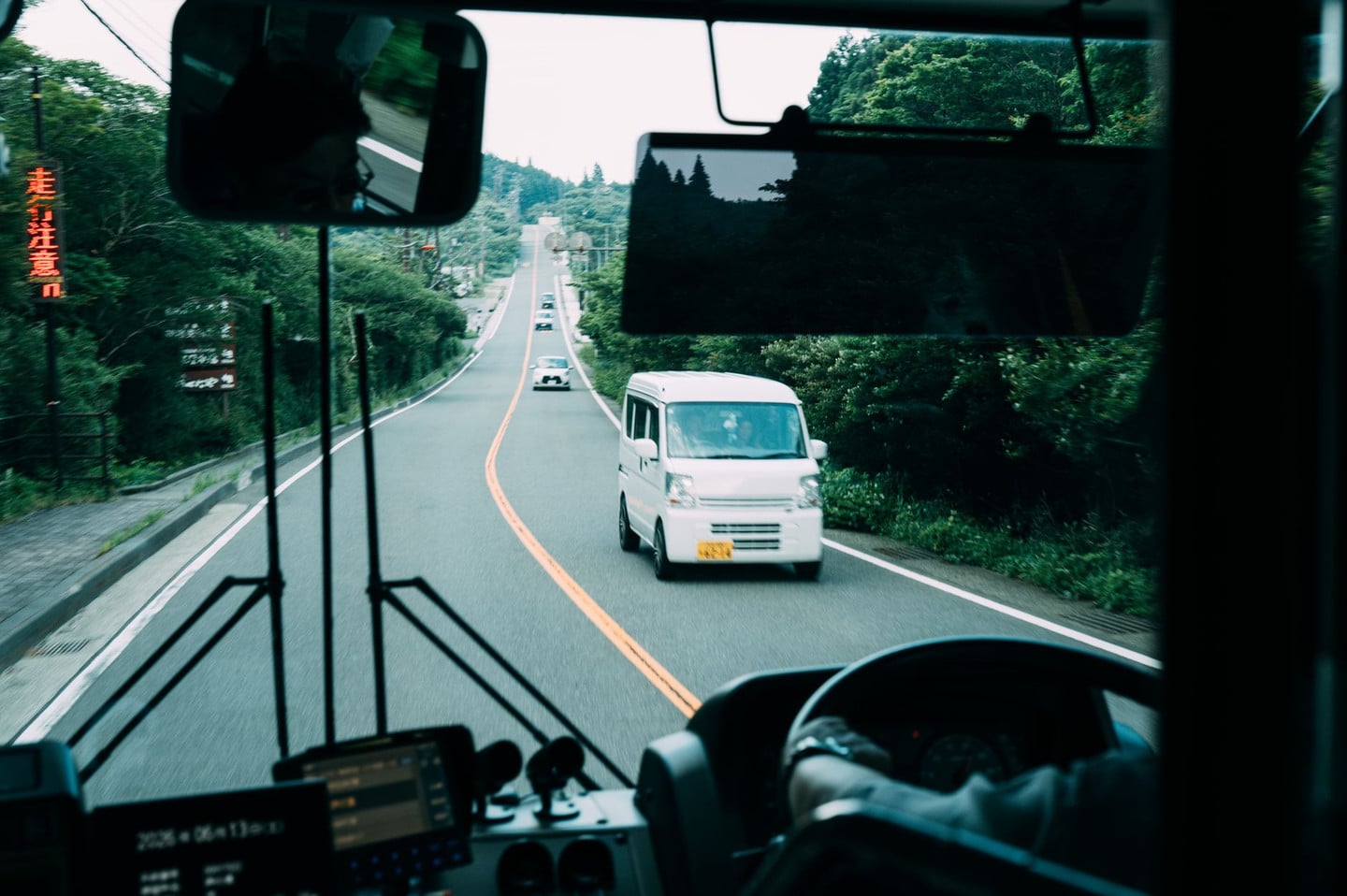 巴士車窗景色示意