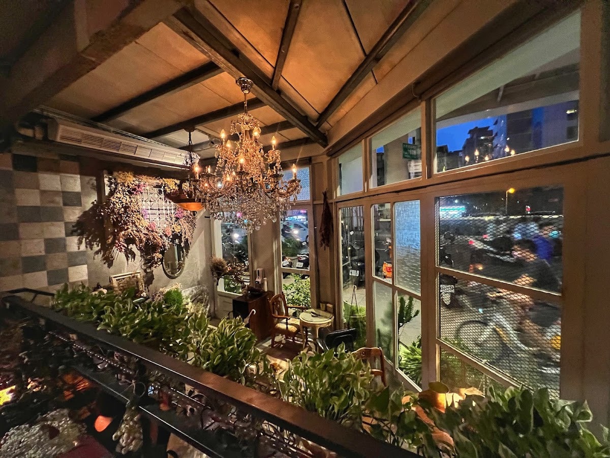 陽光60通居酒屋街：深夜小酌配串燒，體驗在地人的下班日常