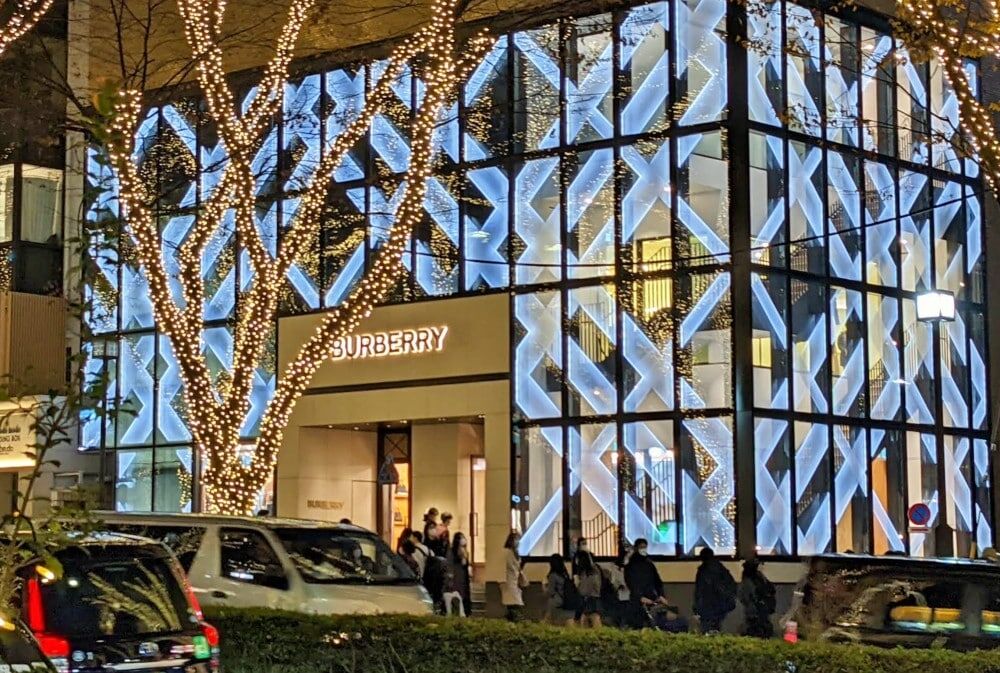 表參道:精品旗艦店與建築美學的殿堂