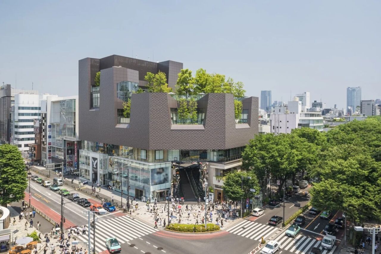 東急PLAZA表參道原宿:屋頂花園與話題選品店