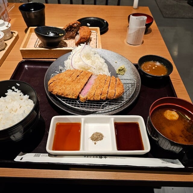 京都勝牛 Colette Mare港未來店