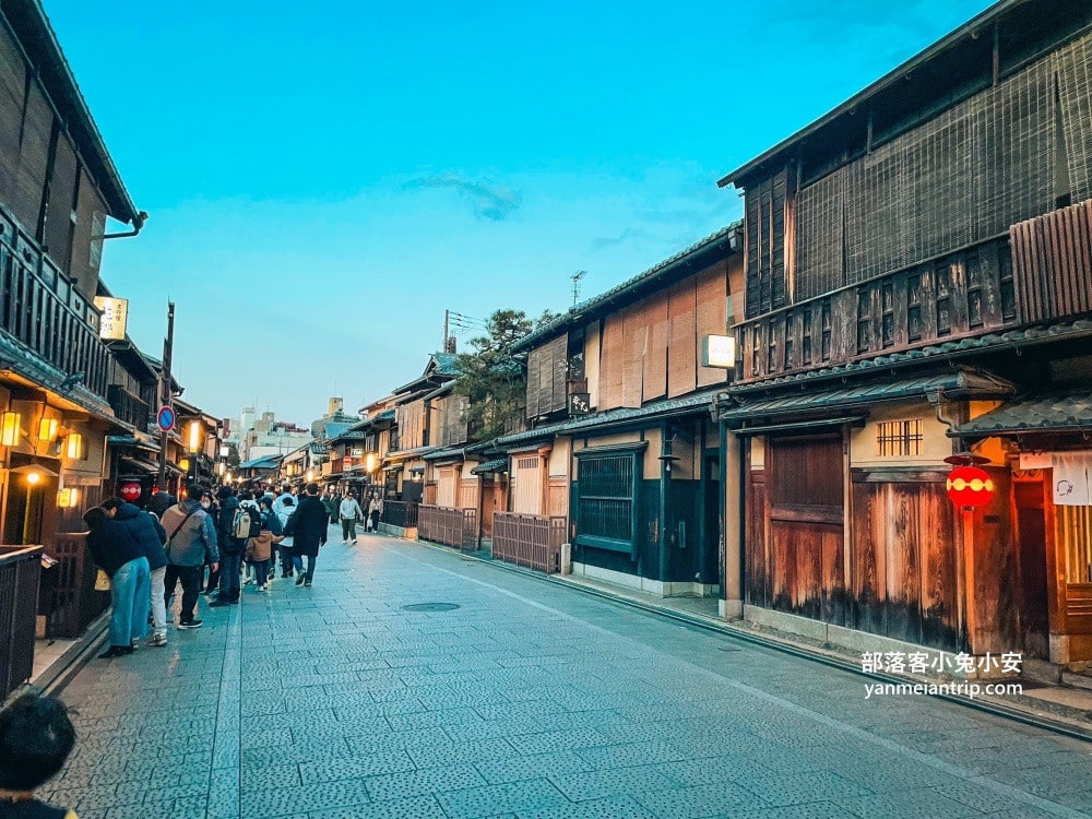 京都祇園花見小路半日遊，順遊八坂神社本殿、嗨吃相撲茶屋火鍋