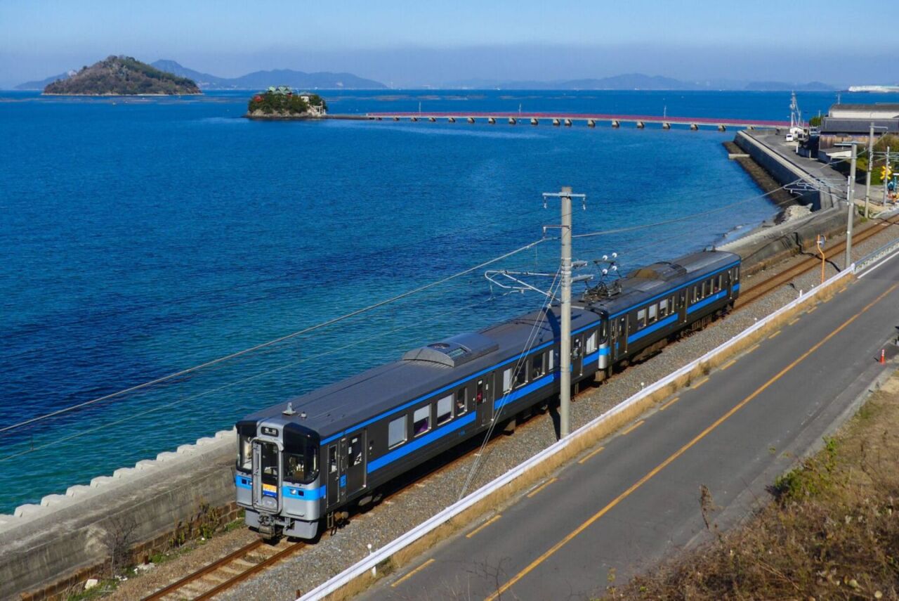下灘車站攻略2026：伊予灘物語觀光列車預約、JR予讚線班次與海天一線拍照全指南