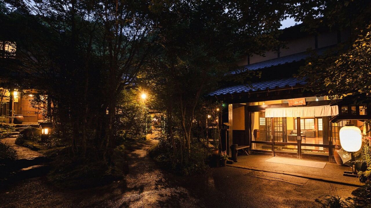 旅館 山河