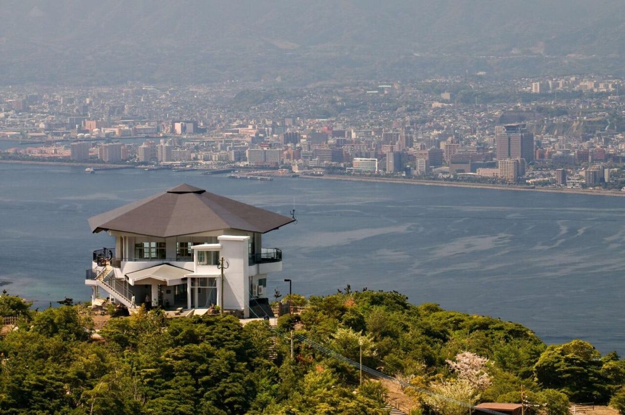 2026鹿兒島住宿推薦：15間鹿兒島中央站與天文館飯店精選，櫻島景觀房與溫泉大浴場全解析