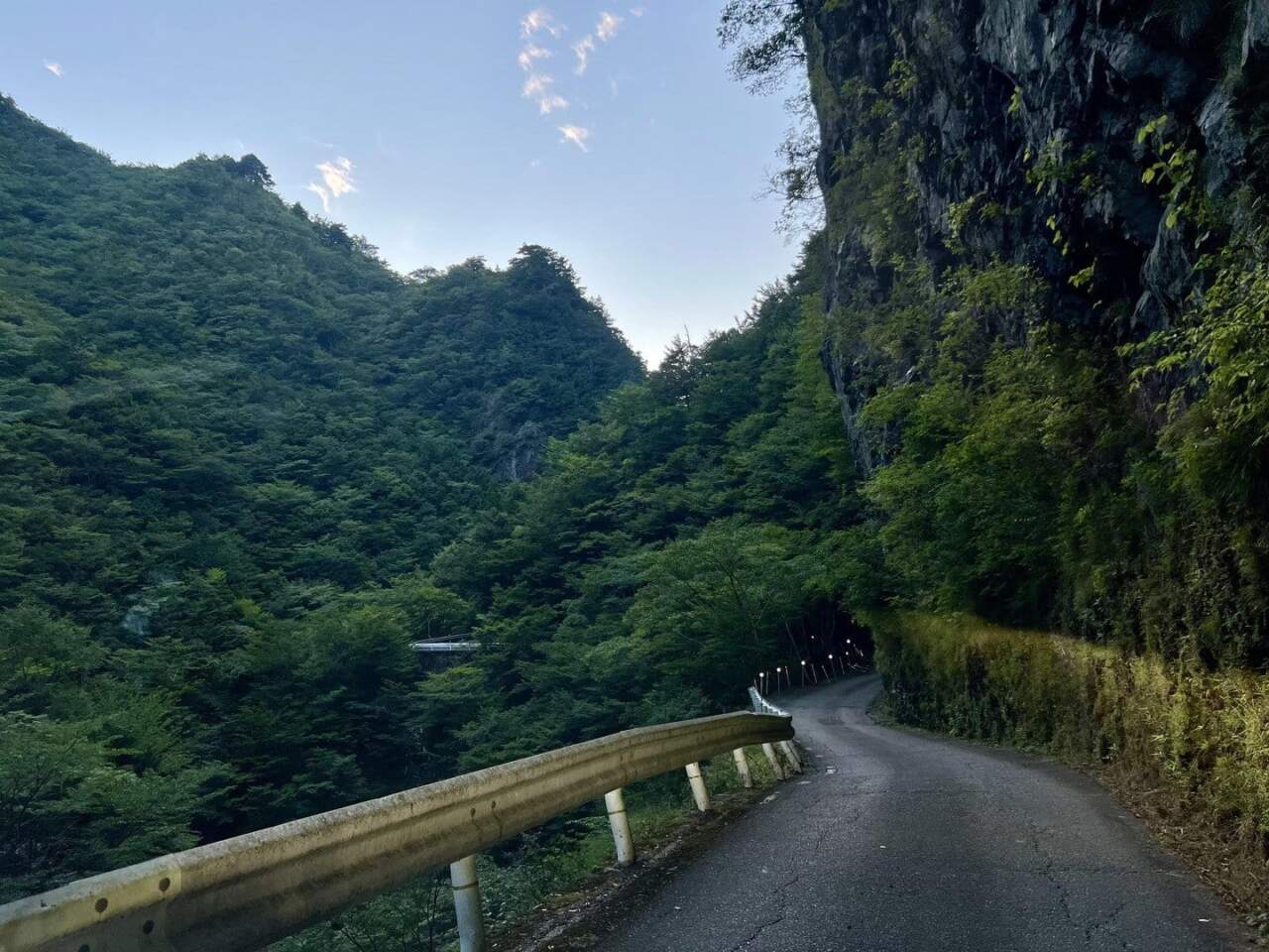 The mountains in Shikoku always feel like an adventure : r/japanpics