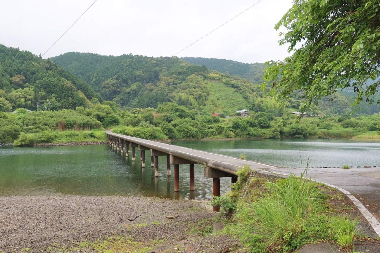 四萬十川的沉下橋
