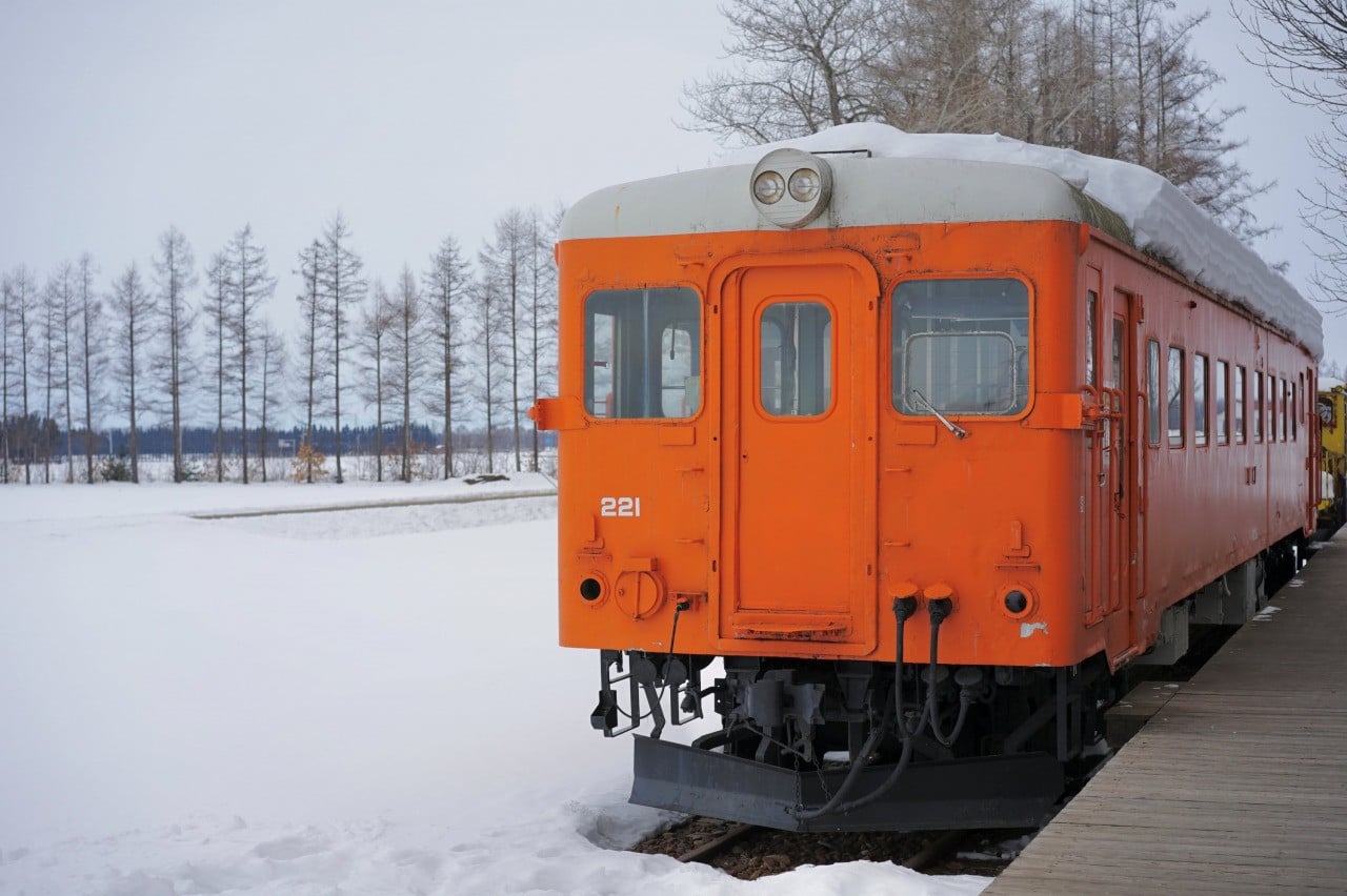 橘色柴油車廂