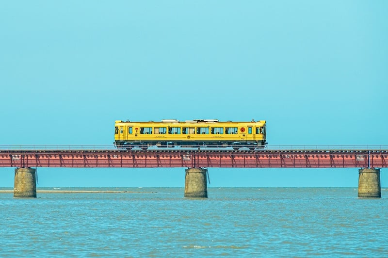 沿線的觀光列車
