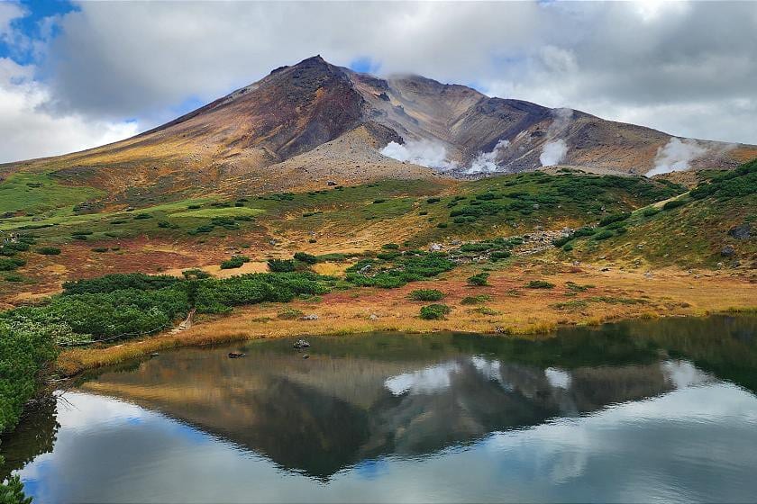 Autumn Color Reports 2025 - Mount Asahidake: Beyond Peak