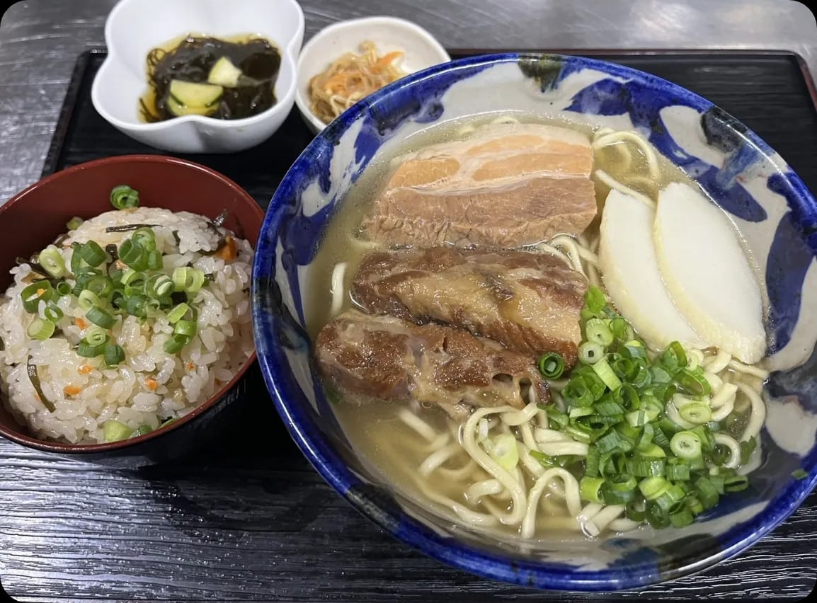 そば処 楚辺 軟骨排骨麵