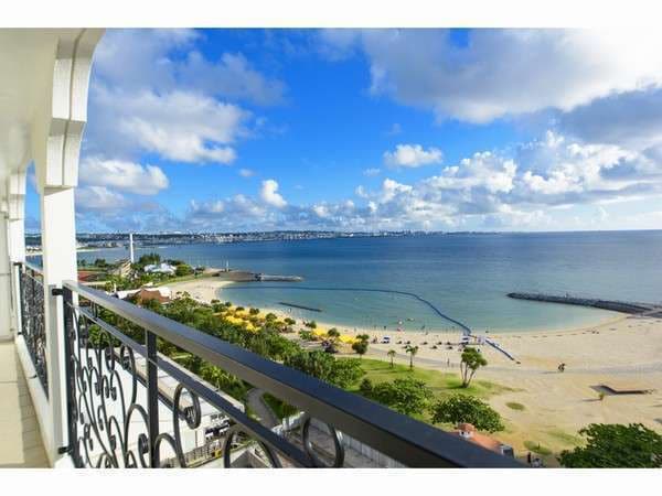 Monpa Chatan Beachside Condominium Hotel 陽台海景