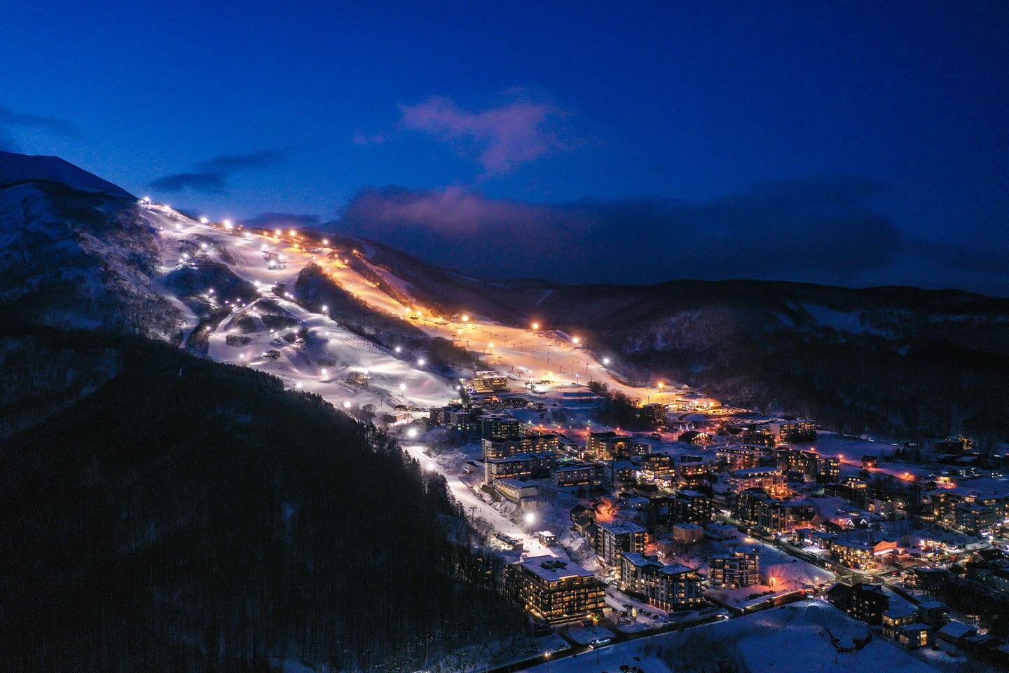 夜間滑雪時段