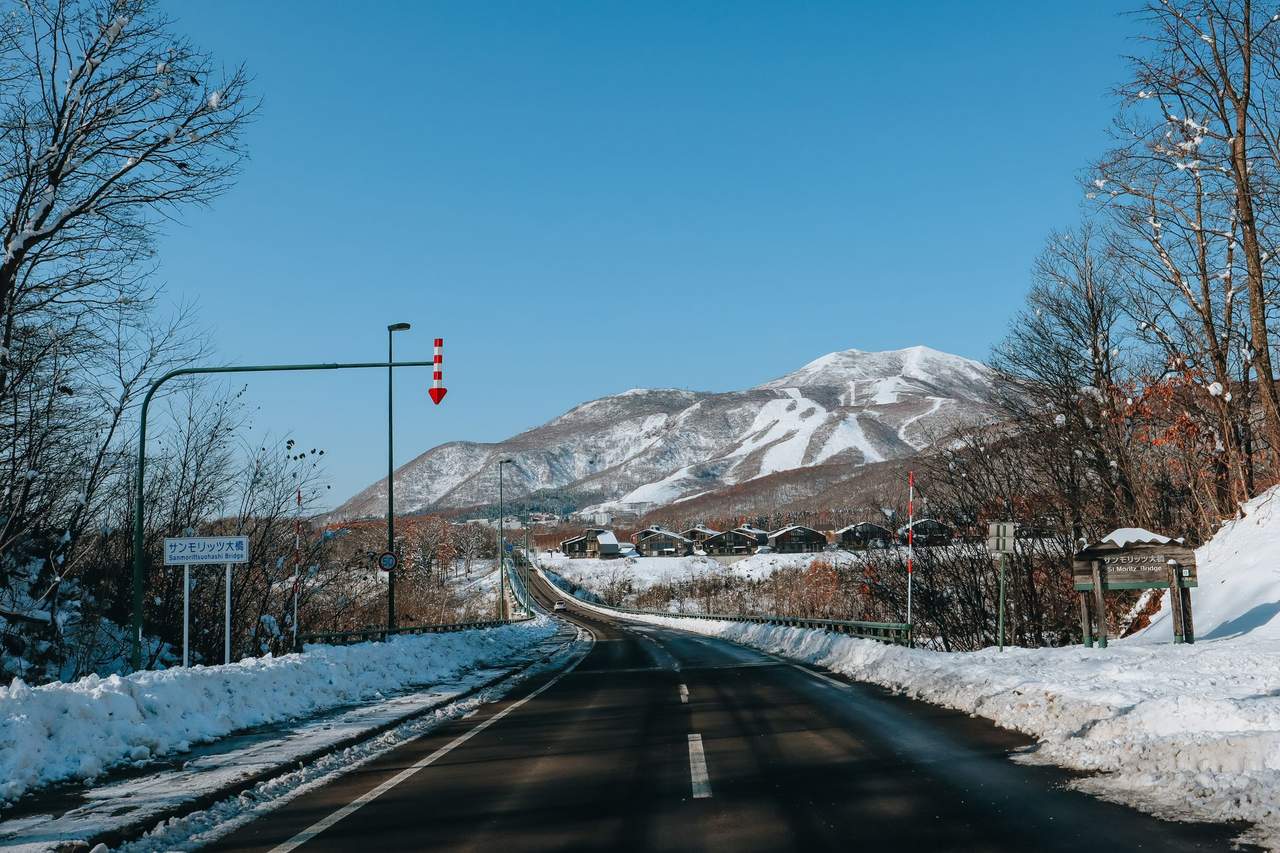 自駕前往：彈性最高，但要有雪地開車的心理準備