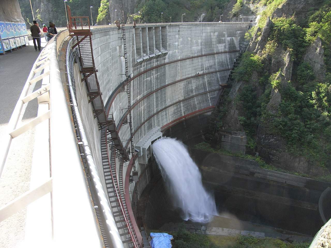 豐平峽水庫：日本水壩湖百選的拱形絕景
