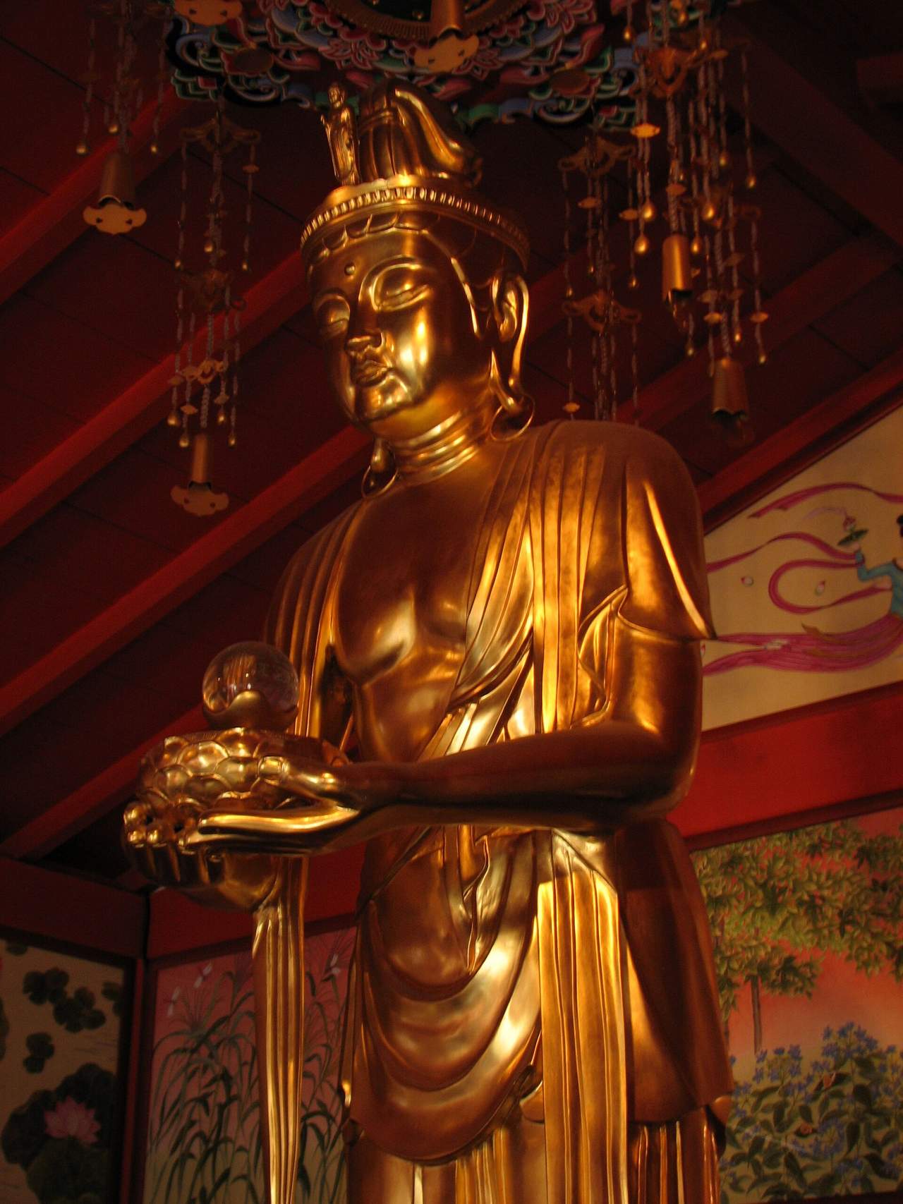 金色不動堂與觀音堂:參道深處的祕佛與大觀音