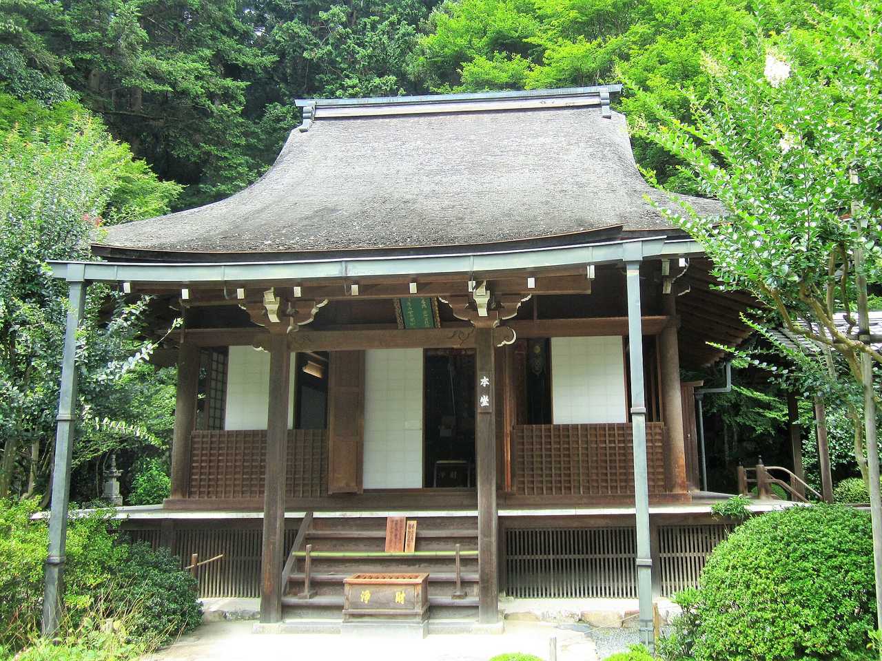 寂光院:平家物語裡建禮門院的隱居尼庵