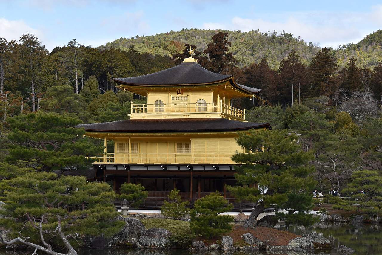 金閣寺：受西芳寺造園直接影響的名剎