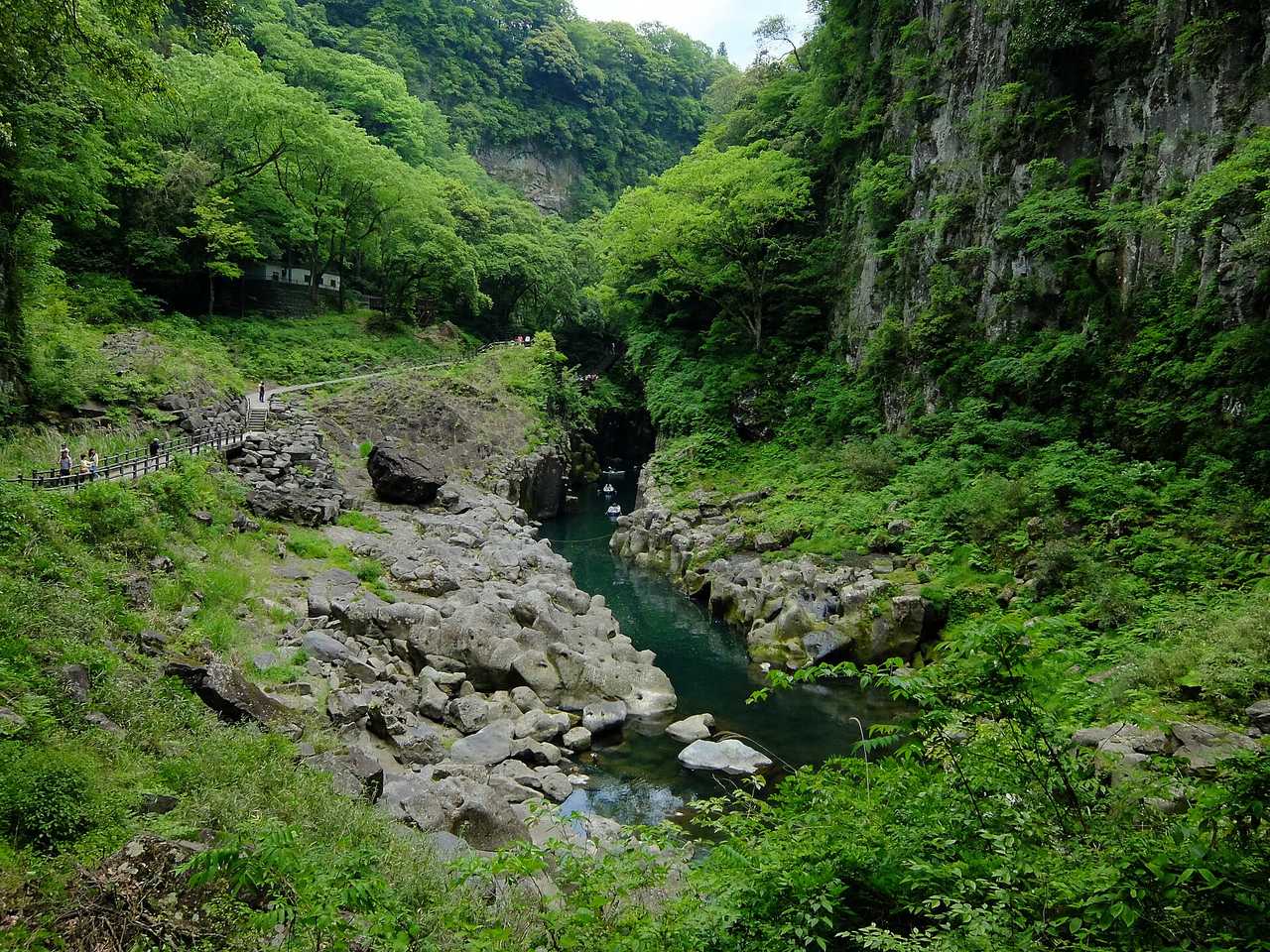高千穗峽遊步道:全長約1公里的峽谷散步路線